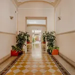 Ariana Luxury Πανσιόν 3*