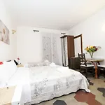 Ariana Luxury Πανσιόν Ρώμη