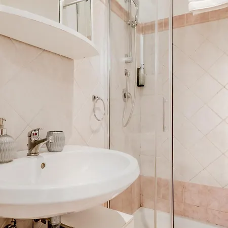 Ariana Luxury 4*
