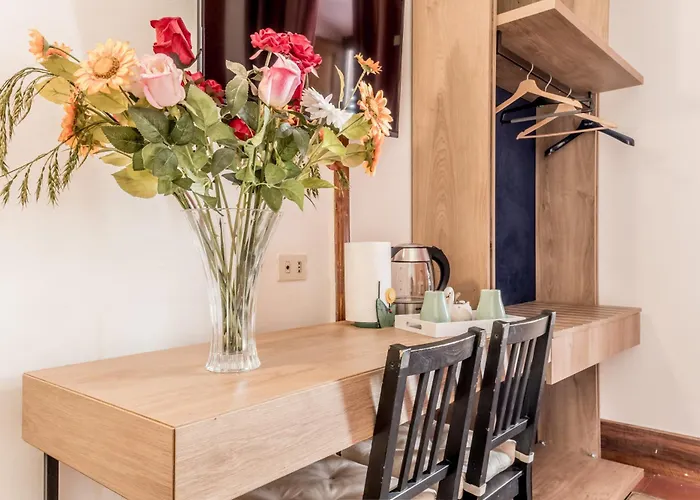 Ariana Luxury Πανσιόν