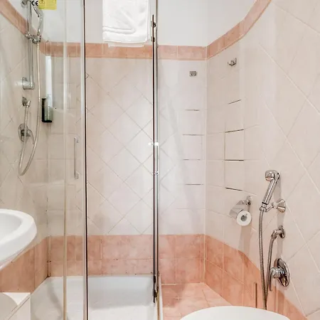 Ariana Luxury Πανσιόν 2*