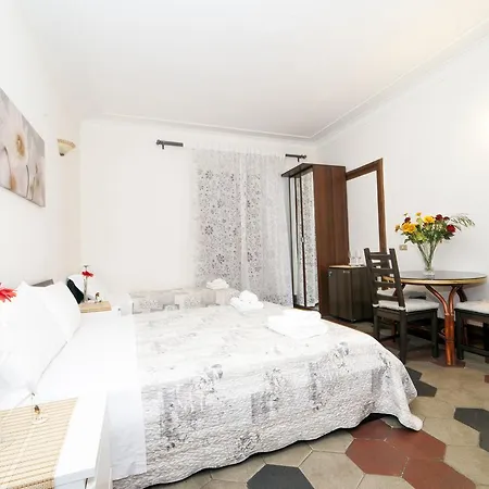 Ariana Luxury Πανσιόν Ρώμη